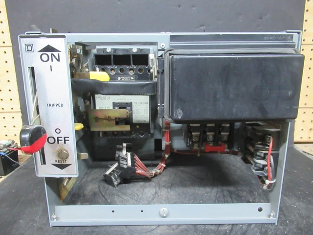 Square D Mcc Motor Control Starter 12" W/ Nema Size 1 8536Sco3 600 Vac 30 Amp