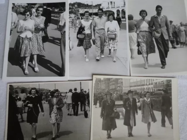 Lot Vintage Walking/ Street Photographs (3237) Fashion Social Interest