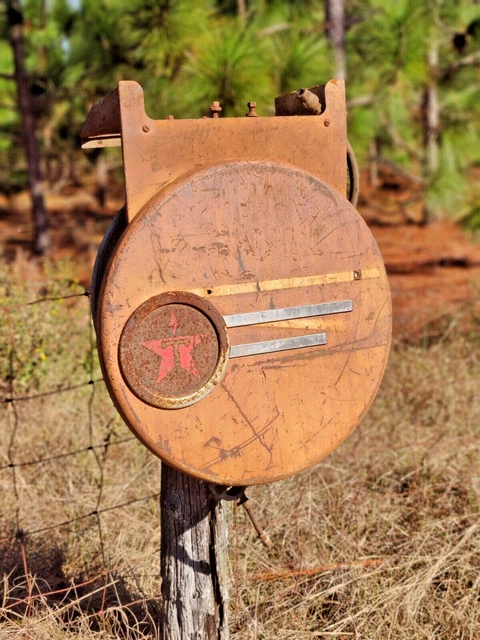 Texaco Branded Grease Reel Doughton MFG Garage Gas Oil Original Red Star Texas