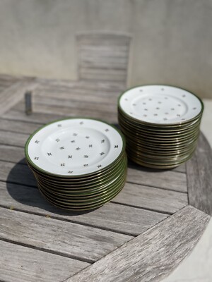 Lot de 30 assiettes en Porcelaine de limoges B.R Baranger Reboisson 