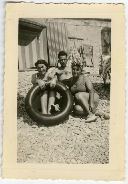 PHOTO ANCIENNE -FAMILLE  PLAGE MER - BEACH SEA FUNNY HOLIDAYS - Vintage Snapshot