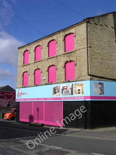 Photo 6x4 Homemaster - Batley Road Heckmondwike  c2010