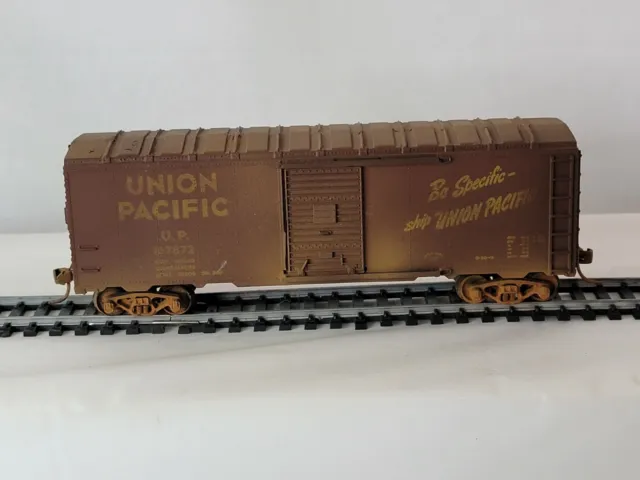 HO Scale Athearn Union Pacific 40' SD Box Car  #187872 Weathered Sliding Door