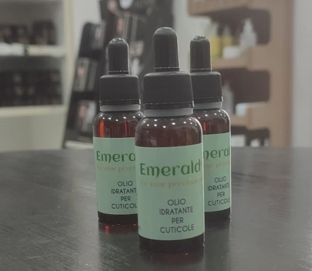 EMERALD OLIO PER UNGHIE E CUTICOLE 30ML VITAMINA E Protegge, Rimpolpa, Rafforza