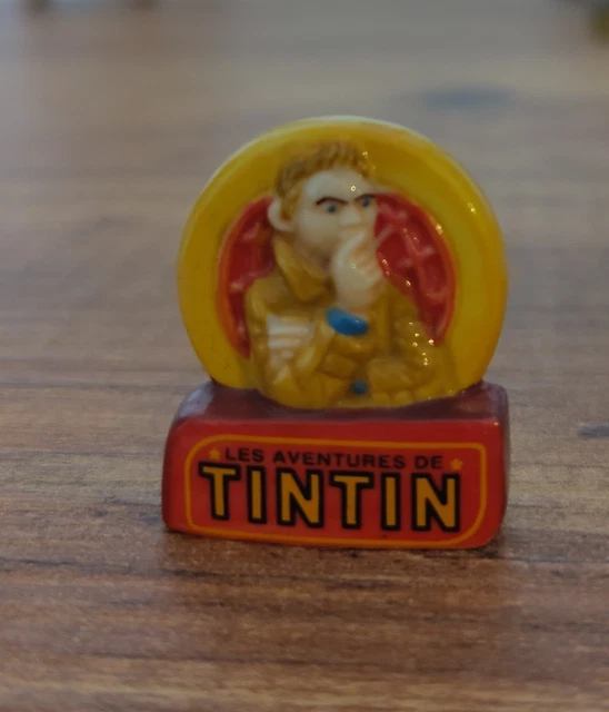 FIGURINE TINTIN : MILOU ASSIS LU 1994 TBE