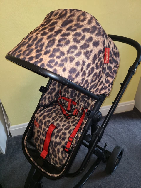Cosatto Giggle 3 Travel System Hear Us Roar with Isofix Base and all accessories