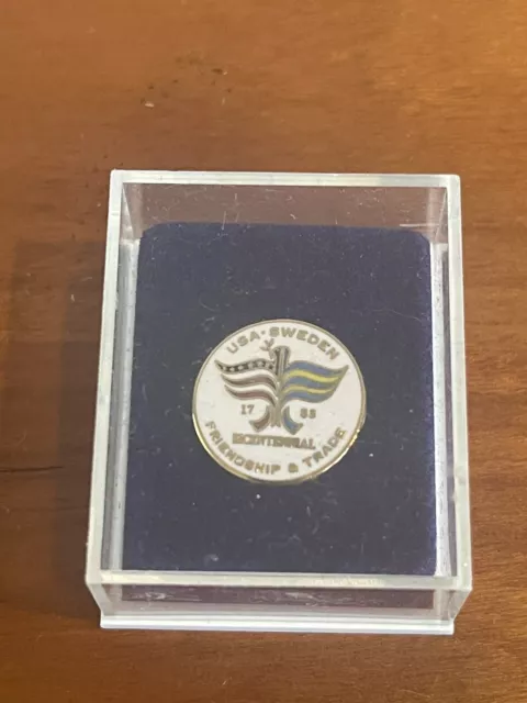 USA Sweden 1783 Bicentennial Friendship Trade Lapel Pin Vintage Collectible 1983