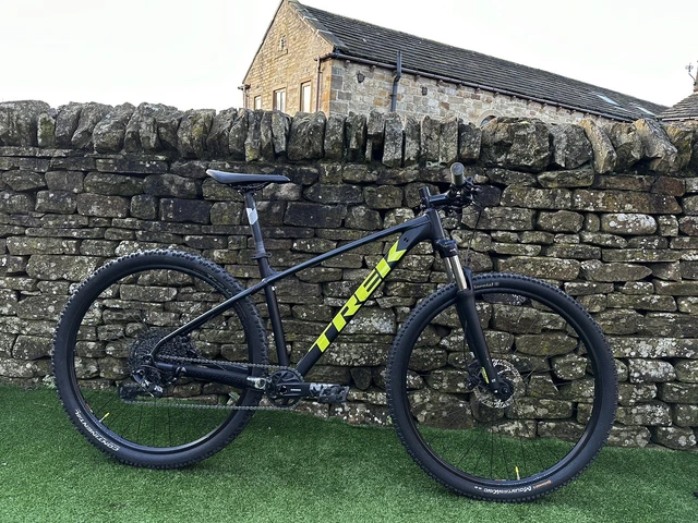 2019 TREK MARLIN 6 Mountain Bike 299.00 PicClick UK