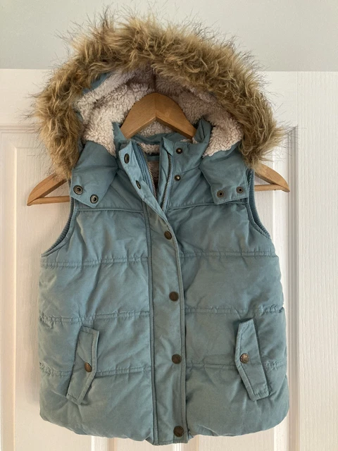 Gilet/scaldabody con cappuccio blu per ragazze Fat Face età 8-9 anni. Ottime condizioni.