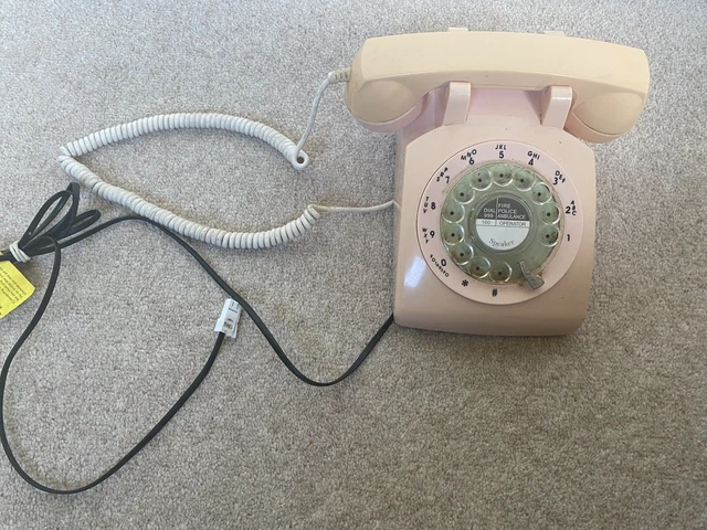 Steepletone Heartbeat 1960s Retro Style Portable Radio - Red