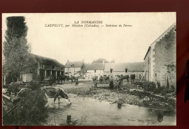 CPA - MEZIDON (14 ) () - LA NORMANDIE CAUVIGNY, by Mezidon Interior de Ferme
