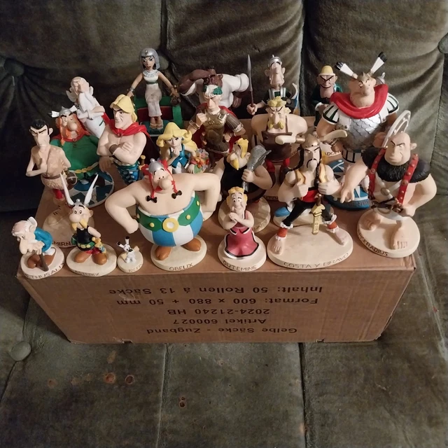 Figurines et statues jouets de héros de BD Plastoy avec astérix