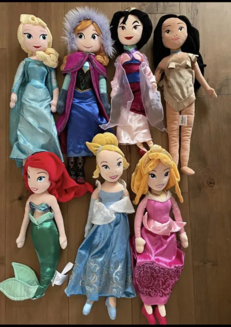 https://www.picclickimg.com/i2QAAOSwCeBhQ241/Disney-Store-plush-dolls-euc-Lot-Of-7.webp
