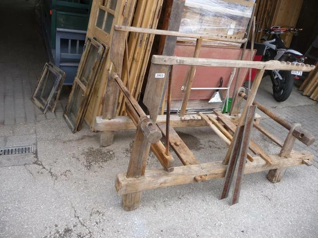 2953. Alter Webstuhl Holz Weberei