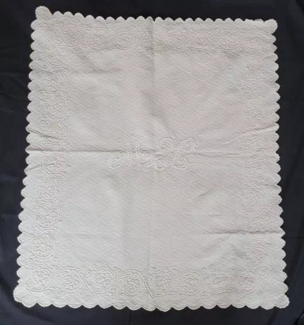 Nappe ancienne brodée en coton - Monogrammée MH -  80 x 70 cm