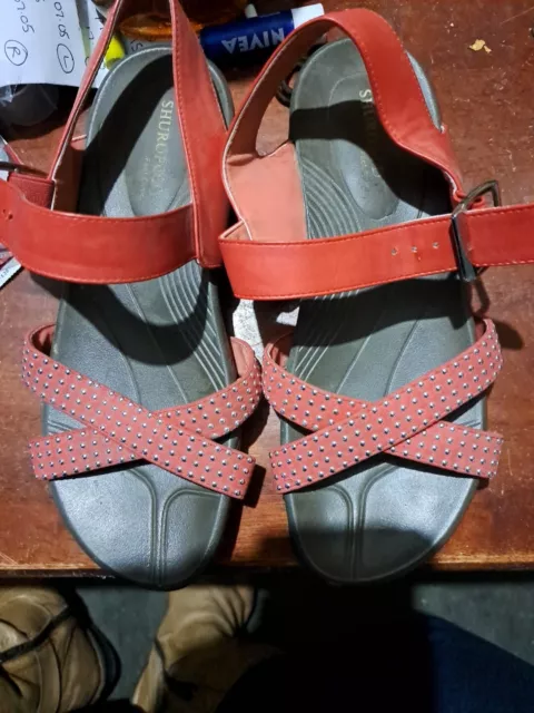 Shuropody sales sandals sale