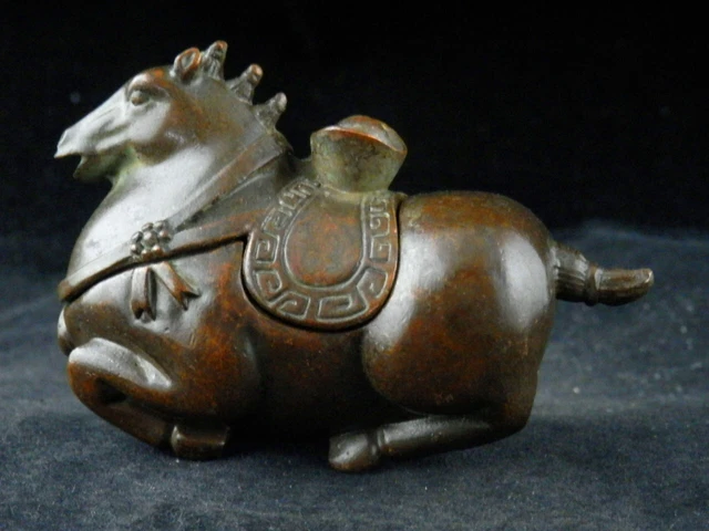 Wonderful Antique Chinese Bronze Hand Made *Wealth Horse* Box EE058