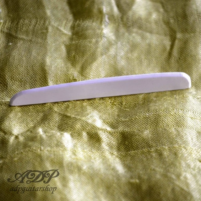 Sillet De Chevalet Tusq PQ-9280-L0 Pour Guitare Acoustique - Version Compensée Pour Gaucher, Matériau Ivoire Synthétique