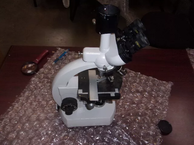 Zeiss 4970 58-9902 Microscope with 2 10x  eye pieces- x-y stage + 5 lens