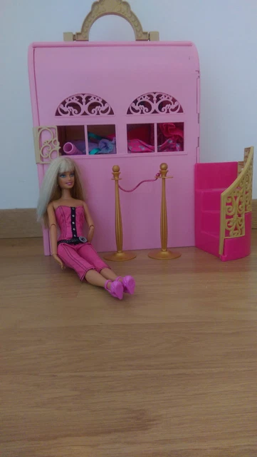 Maison pliable et portable - BARBIE - V6823 Chambre magique - 2010 Mattel