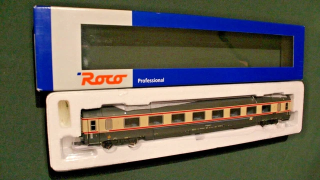Roco - 45631.1 Carrozza Gran Confort a scompartimenti di 1a cl. FS