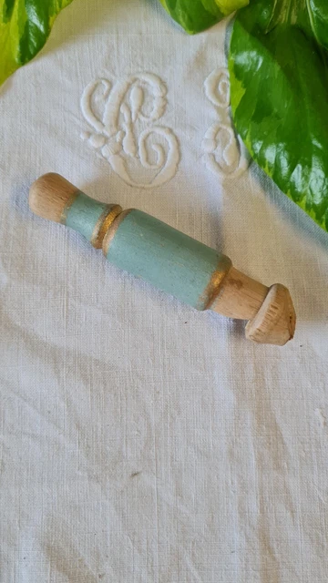 Ancien Jouet Publicitaire En Bois - Pipe Sifflet La Belle Jardinière