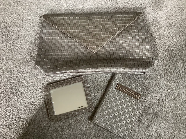 ESTEE LAUDER METALLIC Weave Clutch Bag Passport Holder Travel