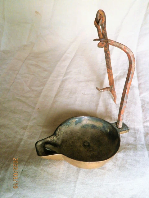 Lampe a huile en bronze a suspendre, culte chretien orthodoxe Grec