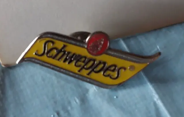 Nice Small ( Lapel ) Pin " Schweppes "