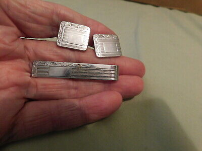VTG Silver Tone Pair of Cufflinks with Matching Tie Clasp