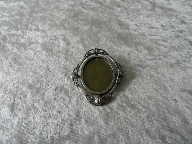 Broche Ancienne Porte-photo En Argent Massif 925 - Décor Style Louis XVI Avec Soldat - Occasion