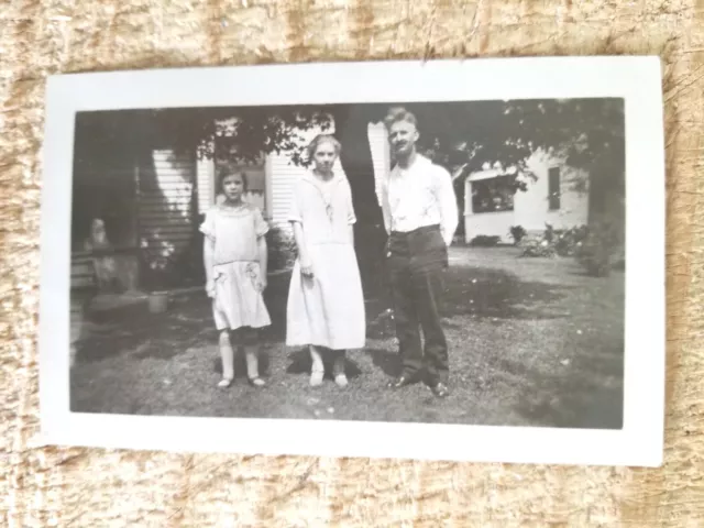 FAMILY FROM FLINT,MICHIGAN,1920.VTG 4.5" x 2.7" PHOTO*SP6