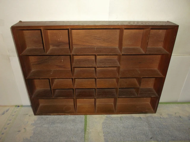 Maison En Bois A Décorer - 25 Cases - Fixation Murale - Vintage - En Bon Etat