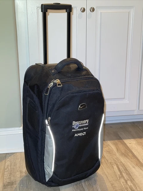 NIKE 22" Upright Black Rolling 2-Wheel Sport Duffle Luggage Bag