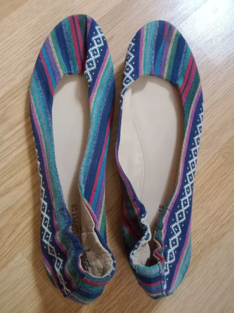 Mossimo Supply CO Flats Women's Shoes Multicolor Size 9