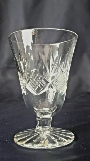 Verres (4) sur pied  en cristal dans le goût de Baccarat  service liqueur