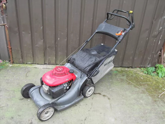 Honda HRX476  Self-propelled, vari speed petrol  Lawnmower 19" Cut