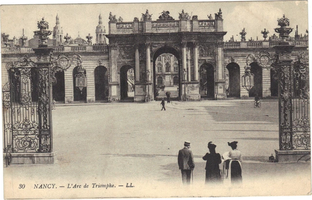 54 - cpa - NANCY - L'Arc de Triomphe