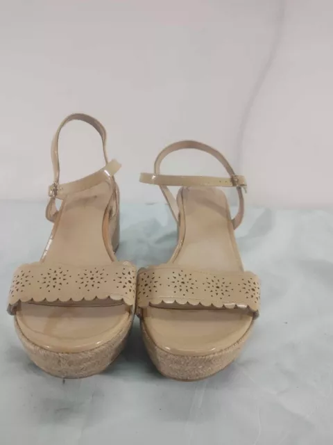 Kate Spade Beige Patent Leather Sandals Size 9.5 Wedge Espadrille Floral Mennie