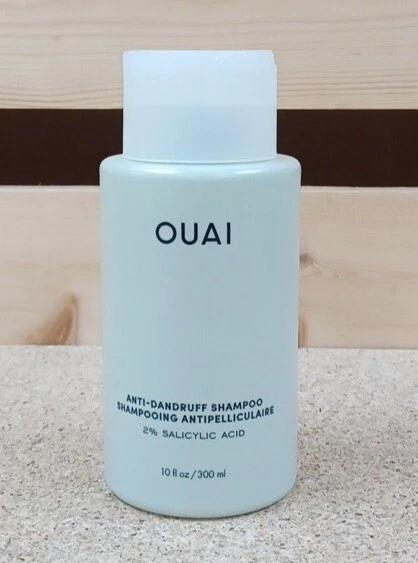 Champú anticaspa OUAI - 10 fl oz - Ulta Beauty vencimiento 10/2025