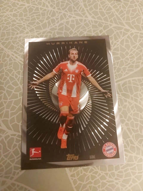 Topps Match Attax Bundesliga 2025/26 – FC Bayern München Bundle + 40 Exklusive Hüllen | Sammelkarten Set