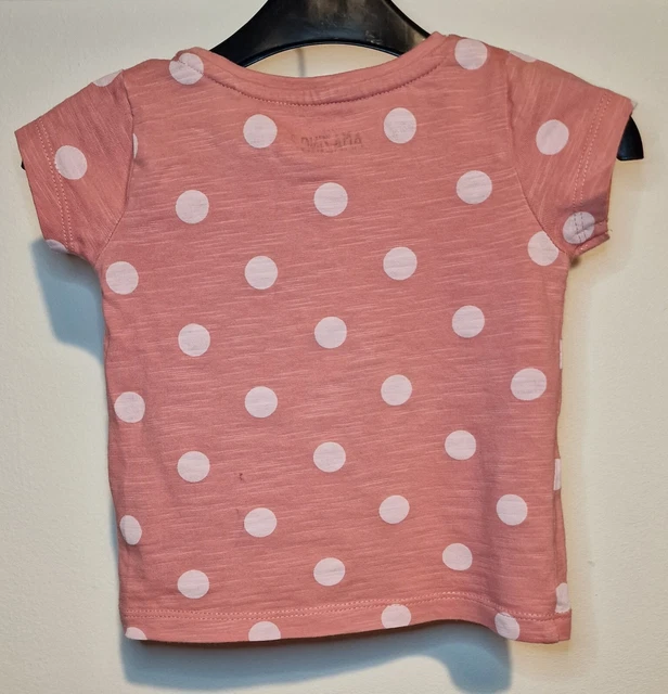 Avanti. Pacchetto vestiti per bambine età 6-9 mesi. Usato. Condizioni perfette. 4 pezzi. 9