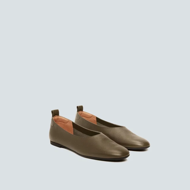 EVERLANE THE ITALIAN Leather Day Glove in Birch 6 Womens Shoes