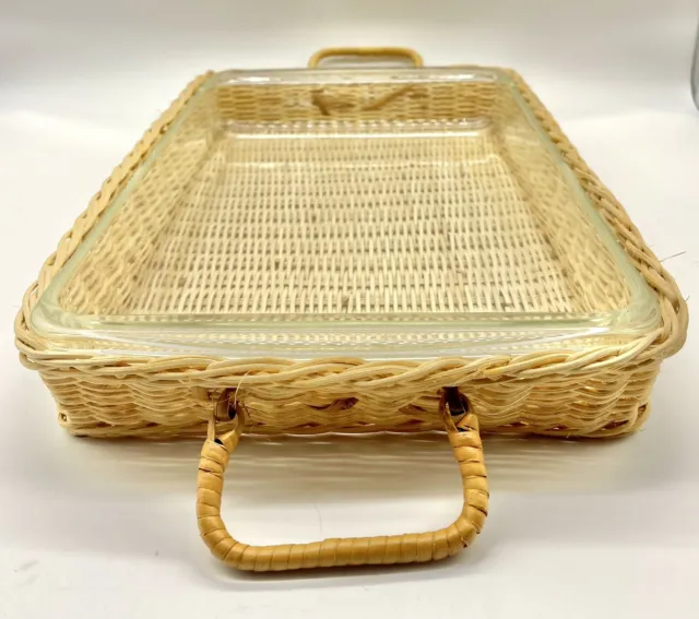 Vintage PYREX Baking Casserole Dish 9 x 13 w/ Wicker Basket Carrier Holder 233