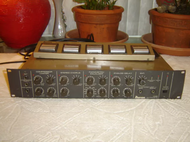 Ibanez UE405 Multi Effects, Latter Tan Version with Footswitch, Vintage Rack