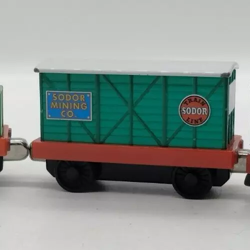 Thomas & FriendsTake n Play Along Mavis + Sodor Mining Car & Blasting Cap Car 3