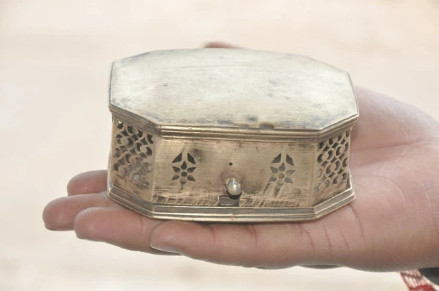 Vintage Brass Cut Work Octagonal Shape Fine Betel Nut Box,Rich Patina