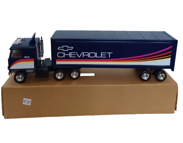 Vintage Ertl 9961 Chevrolet Semi Tractor Trailer 19" Long New In Box GM CORP