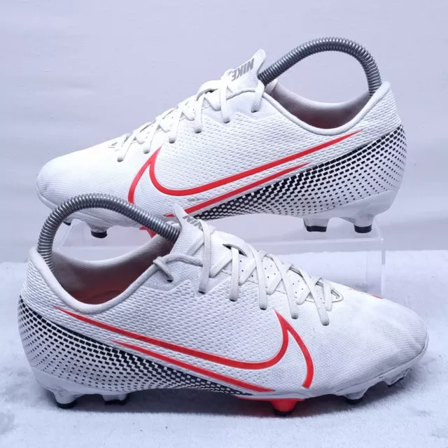 Nike Football Boots Uk Size 5.5 White Mercurial Moulded Studs Junior Boys Girls