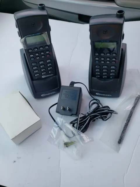 Mobicel DCTS-900 Lot Of 2 vintage mobile phone with charging base
